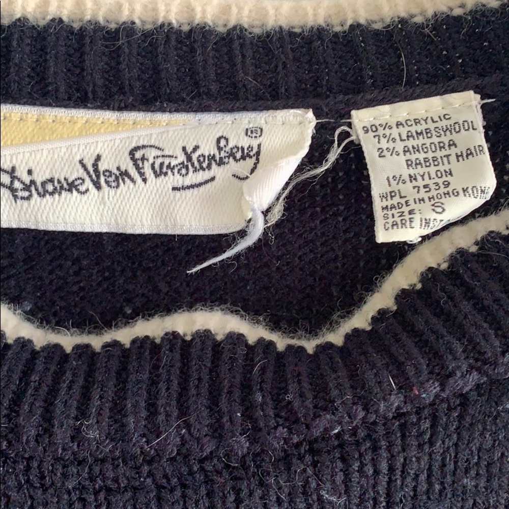 Diane Avon Furstenberg Novelty Sweater - Picture 2 of 3
